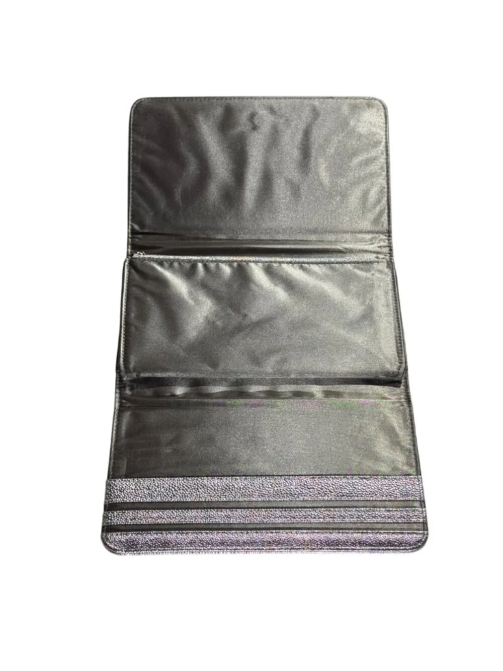 IT Brushes for Ulta Silver tri-fold case withZip Compartment